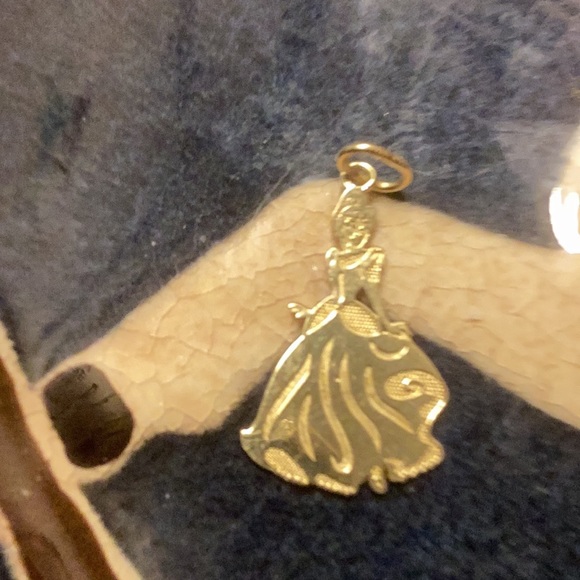 14k gold Cinderella Pendant.NFS - Picture 3 of 3